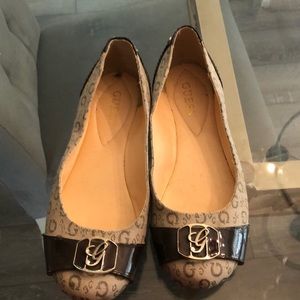 Guess flats